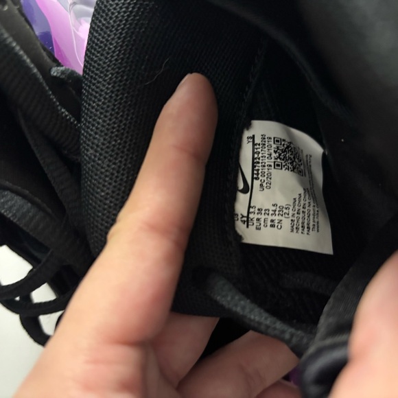 Nike Kids Purple and Black Sneakers - Picture 4 of 7